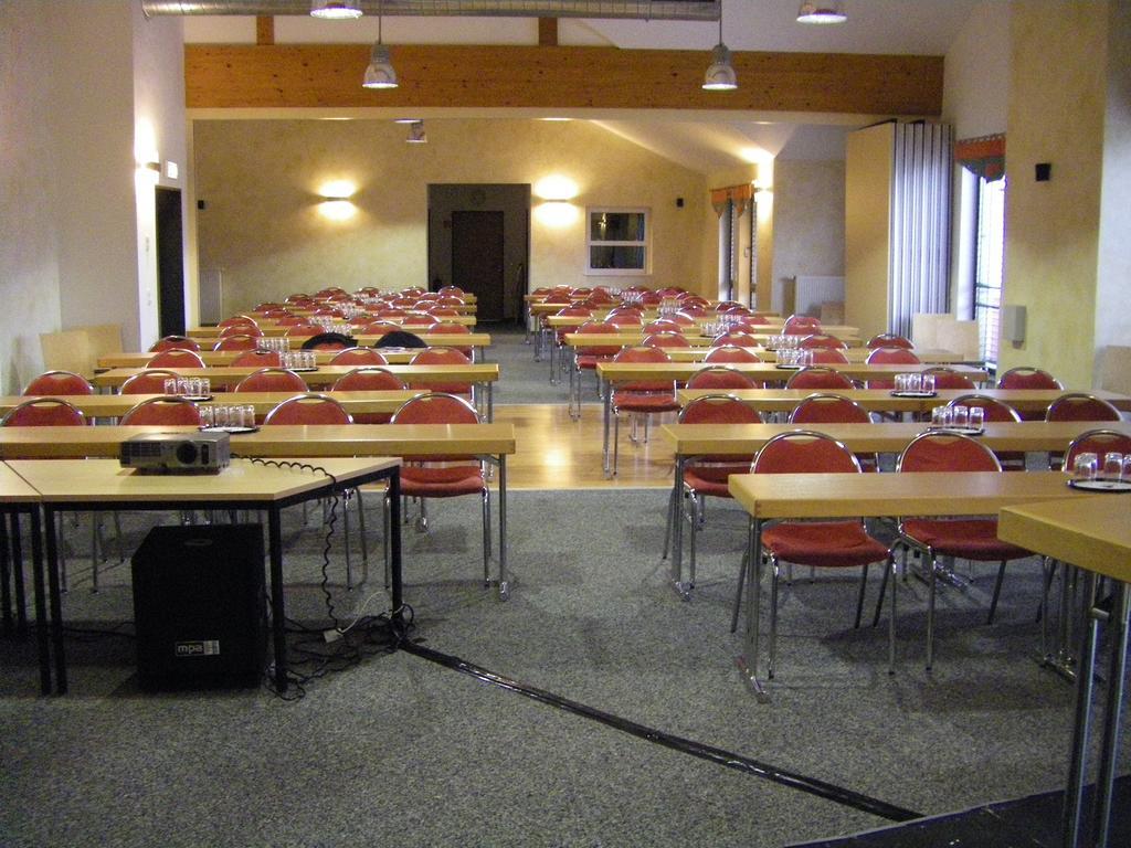 Euroville Jugend- Und Sporthotel Naumburg  Bagian luar foto