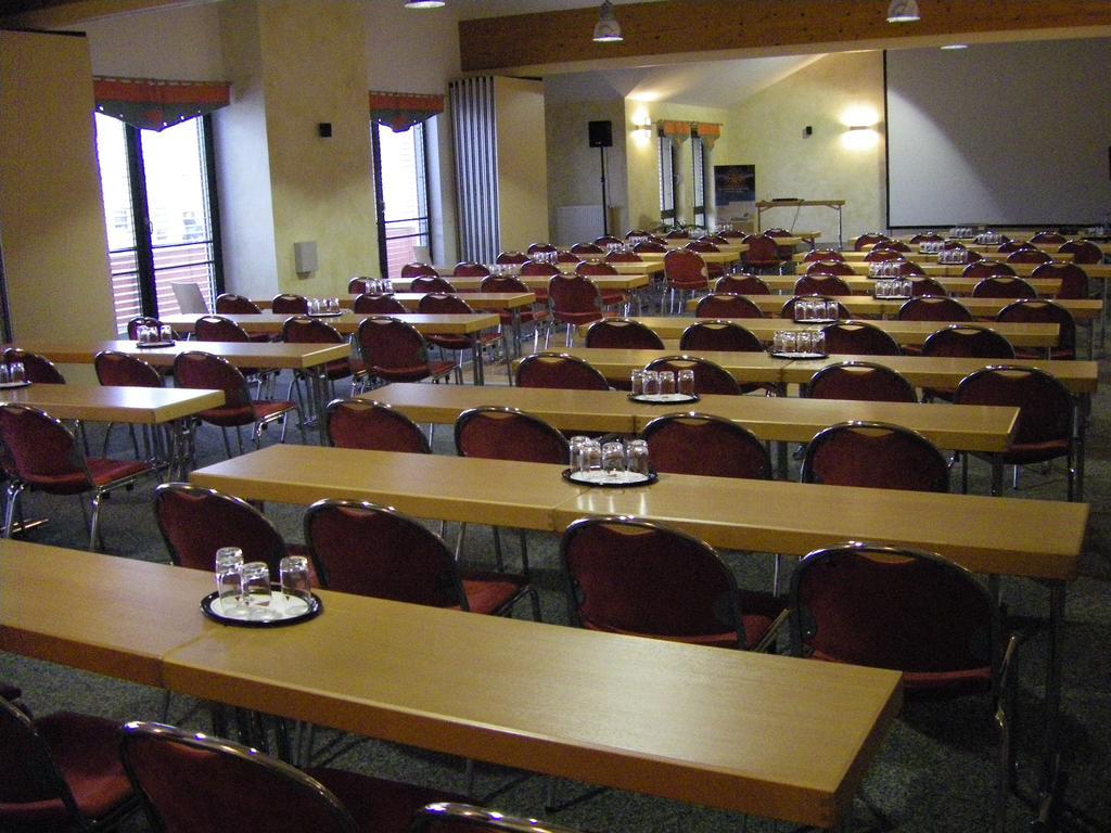 Euroville Jugend- Und Sporthotel Naumburg  Bagian luar foto