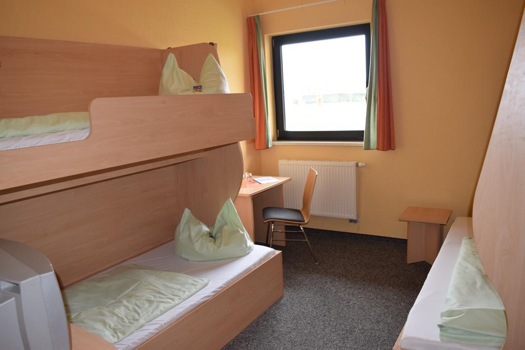 Euroville Jugend- Und Sporthotel Naumburg  Bagian luar foto