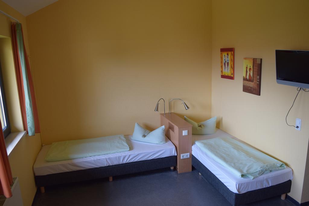 Euroville Jugend- Und Sporthotel Naumburg  Bagian luar foto