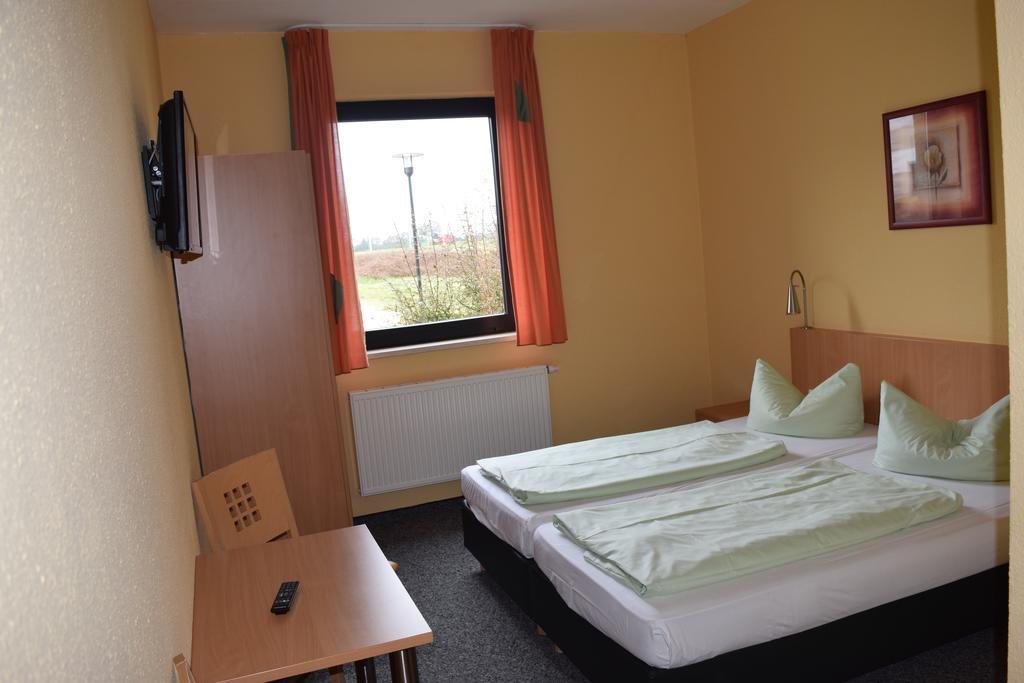 Euroville Jugend- Und Sporthotel Naumburg  Bagian luar foto