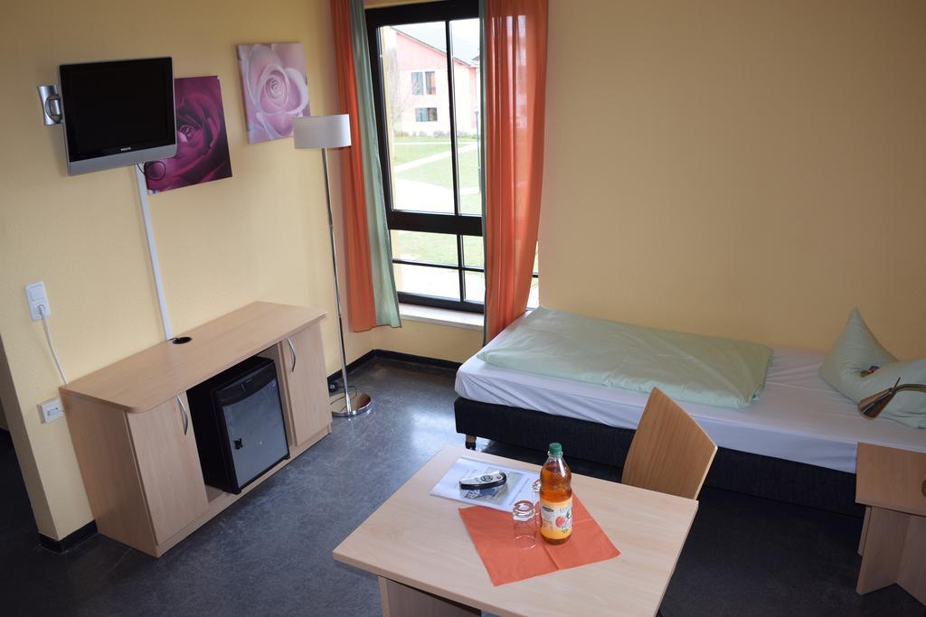Euroville Jugend- Und Sporthotel Naumburg  Bagian luar foto