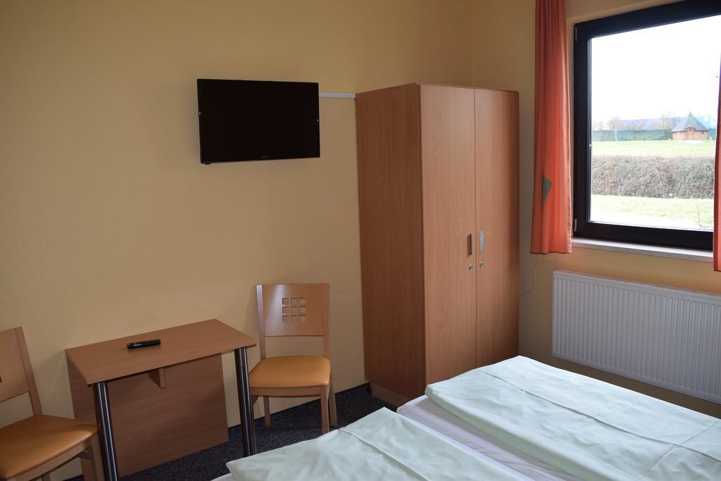 Euroville Jugend- Und Sporthotel Naumburg  Bagian luar foto