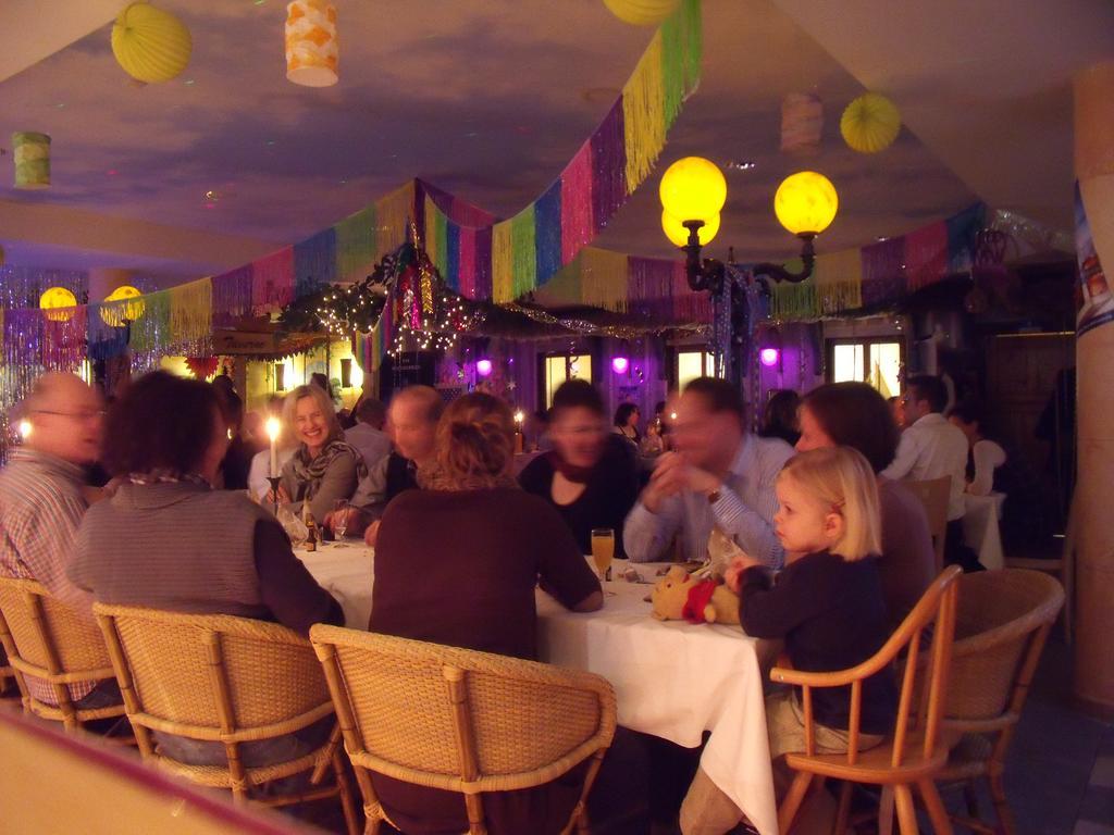 Euroville Jugend- Und Sporthotel Naumburg  Bagian luar foto
