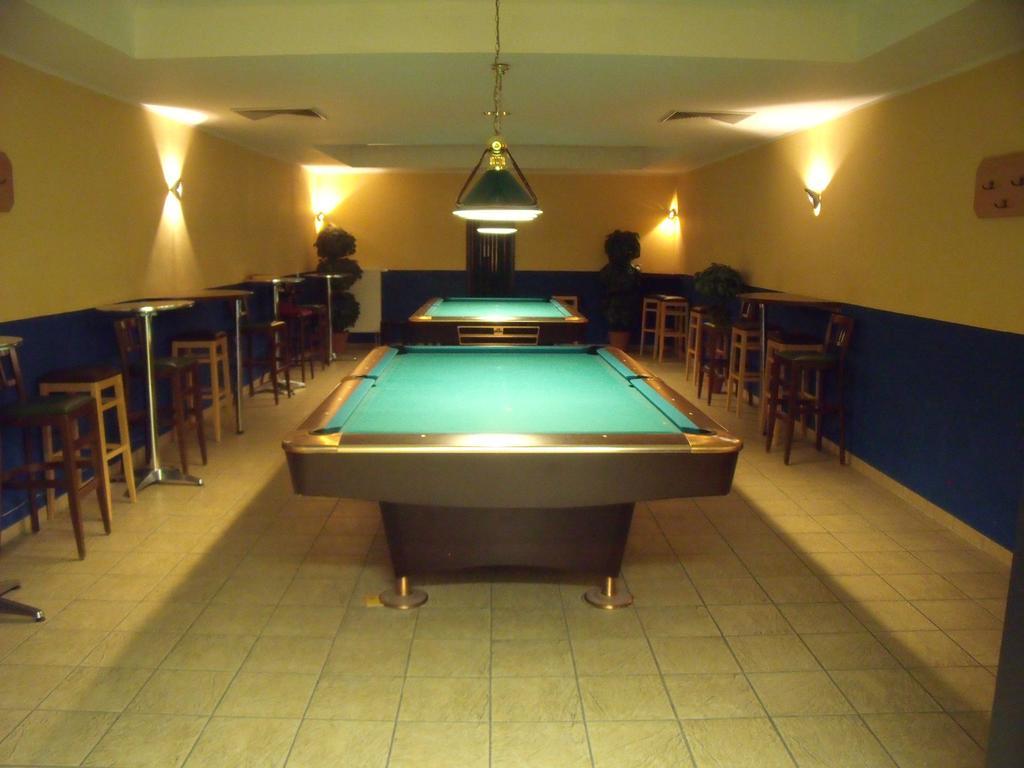 Euroville Jugend- Und Sporthotel Naumburg  Bagian luar foto