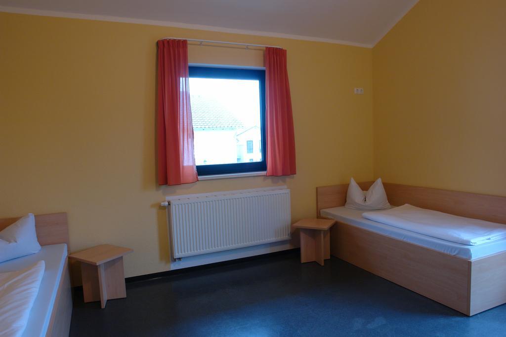 Euroville Jugend- Und Sporthotel Naumburg  Bagian luar foto