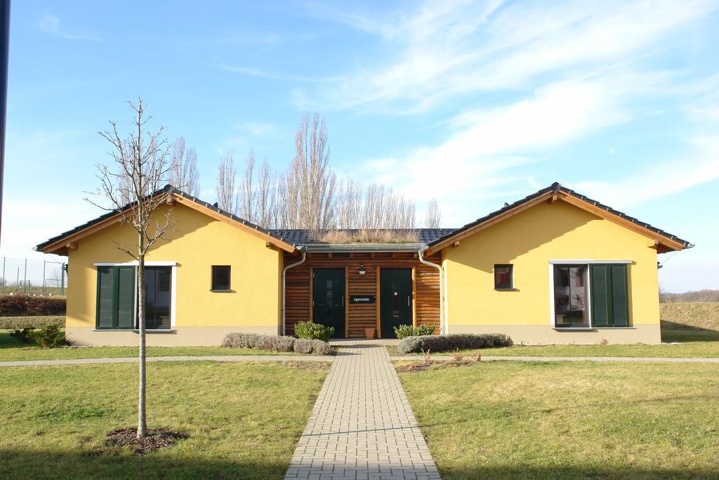 Euroville Jugend- Und Sporthotel Naumburg  Bagian luar foto