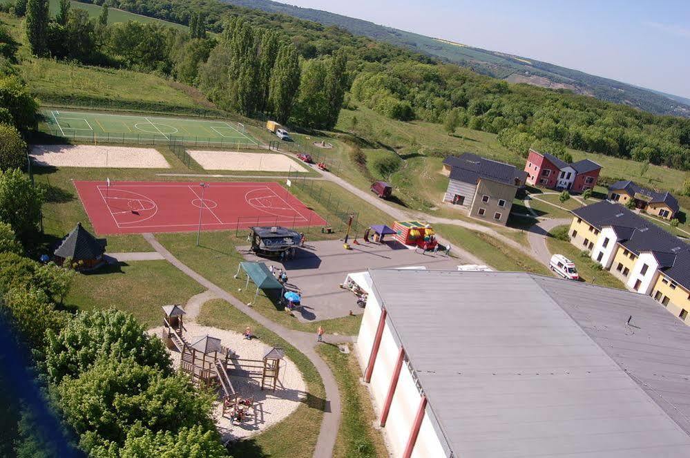 Euroville Jugend- Und Sporthotel Naumburg  Bagian luar foto