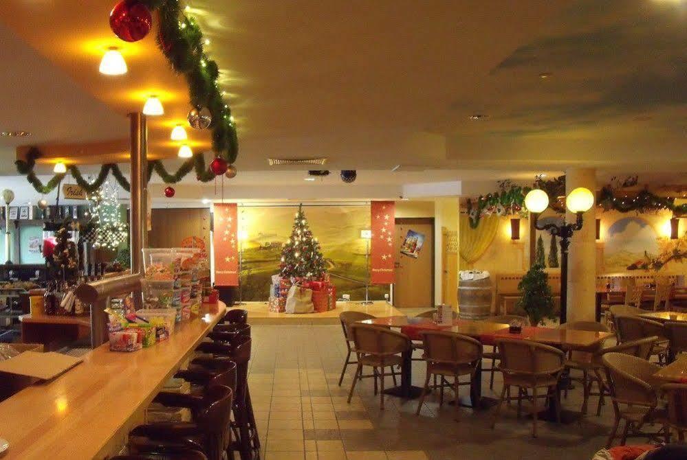 Euroville Jugend- Und Sporthotel Naumburg  Bagian luar foto